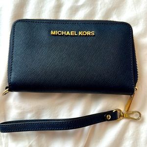 Michael kors wristlet navy blue